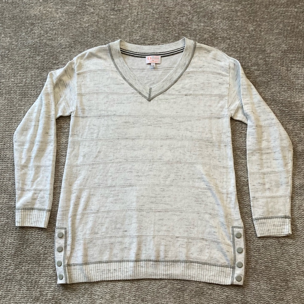 Talbots Oprah Collection Gray V Neck Sweater‎ Petite SP Button Hem Knit